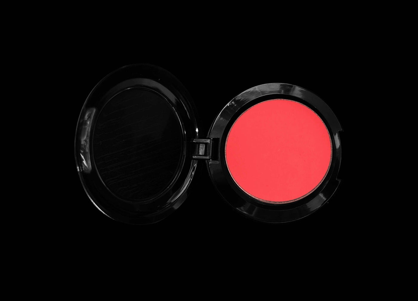 Compact - M323 M. Cream Blush Love Child